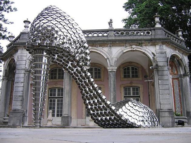 Seis filmes para ver sobre arte O famoso sapato de Joana Vasconcelos no Palácio de Belém