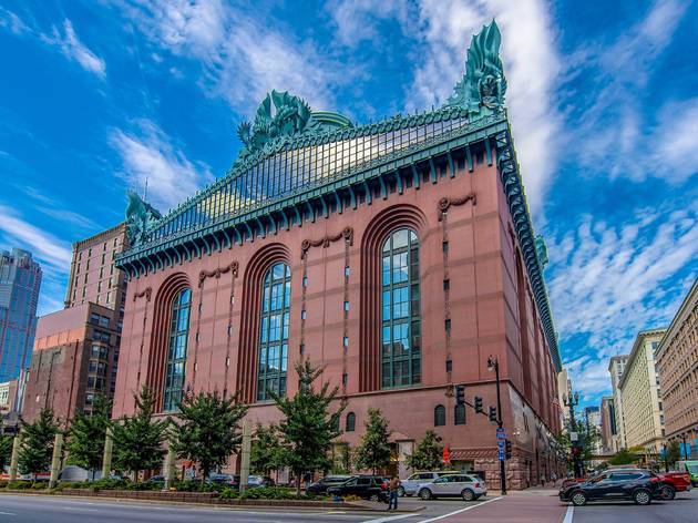 The 10 most checked-out books from the Chicago Public Library this month harold washington, harold washington library, library, chicago library, CPL, loop, downtown, the loop, shutterstock