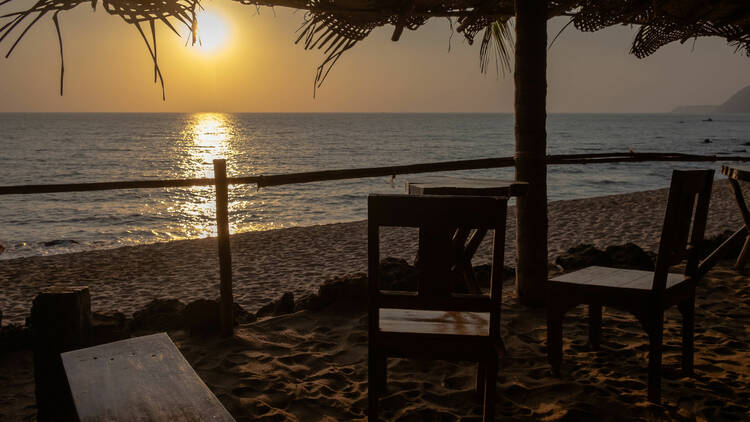 Let loose at seaside bars