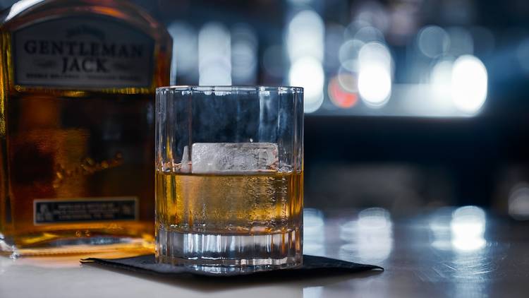 Gentleman Jack and Fresh Apple Juice