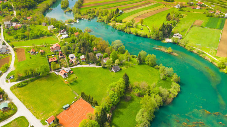 Mrežnica river is like Plitvice lakes - stretched out across 70km-long 