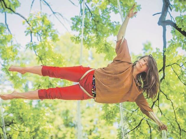 Rooftop ninjas: aerial dancers, alpinists and mountaineers help earthquake-hit Zagreb Zagreb