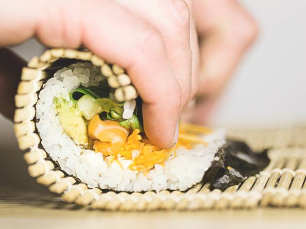 sushi rolling sushi