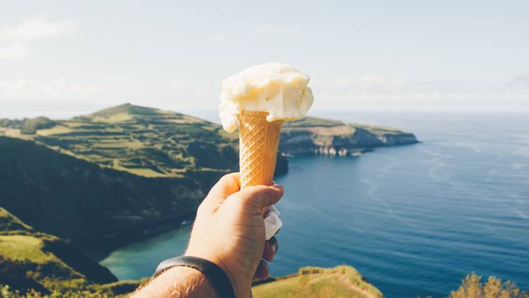 Eat a scoop by the sea