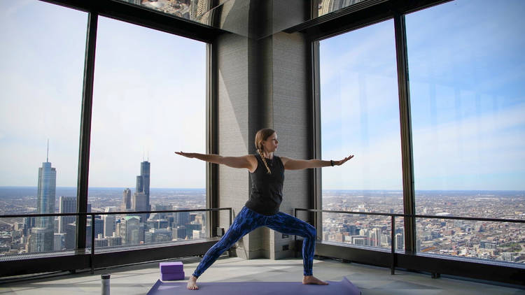 360 chicago, yoga, yoga class, observation deck