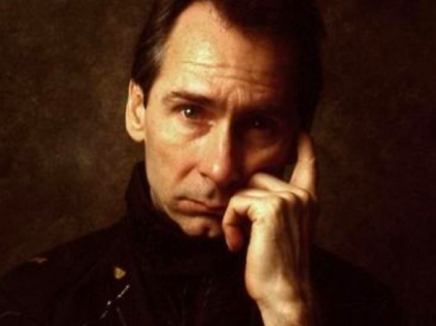 現代音楽家のジョン・ハッセルが健康問題による経済危機から寄付金を募集 Jon Hassell Fund