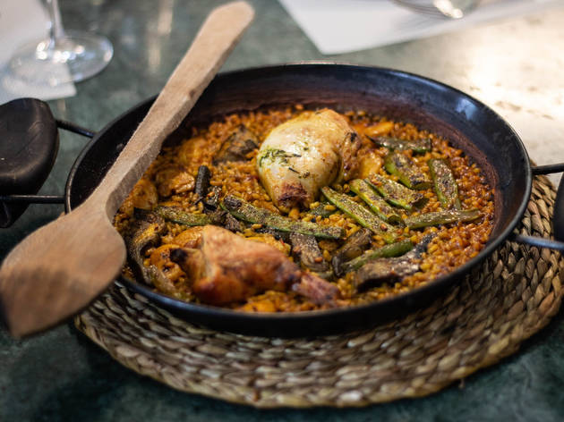 Paella valenciana Paella valenciana