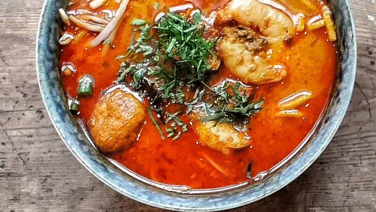 Sambol Shiok’s comforting king prawn nyonya curry laksa