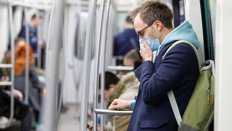 Mascarilla metro