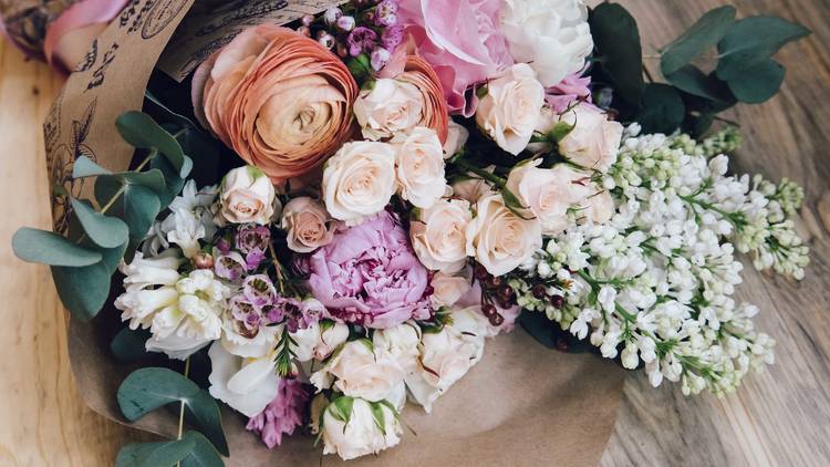 3 Wrapping Techniques To Make Your Bouquet Stand Out