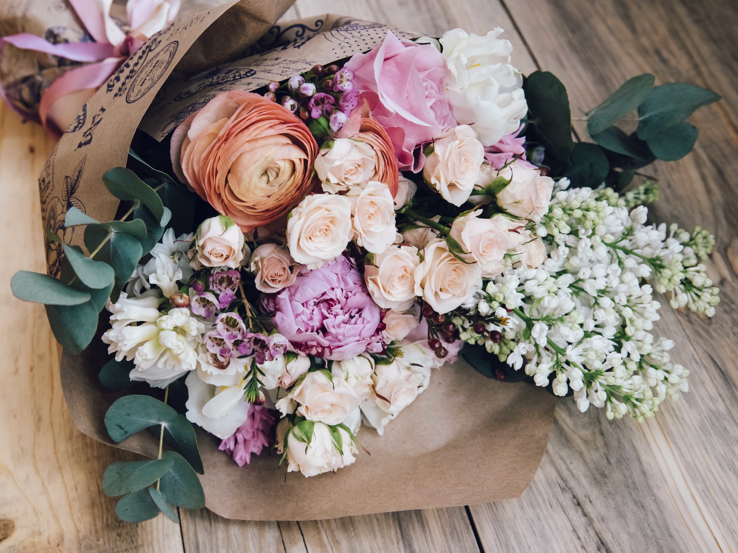 Amazon.com : Farm Direct Fresh Lavender Roses for Valentines Day   Purple Flower  Bouquet of 12 Fresh Roses (Dozen) + Vase Included - Fresh Roses for Delivery  : Grocery & Gourmet Food