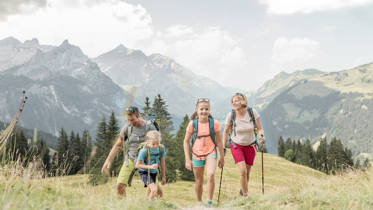 Gstaad family hiking for family experiences promotion