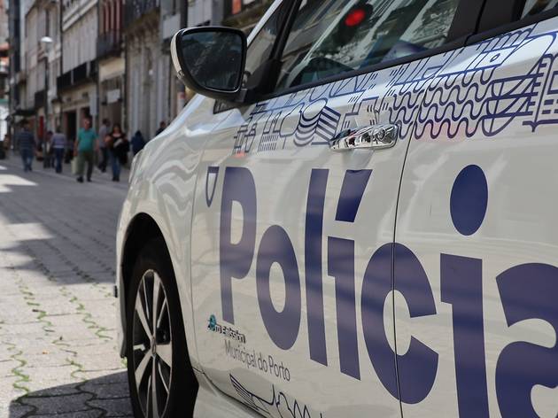 Polícia A polícia continua nas ruas