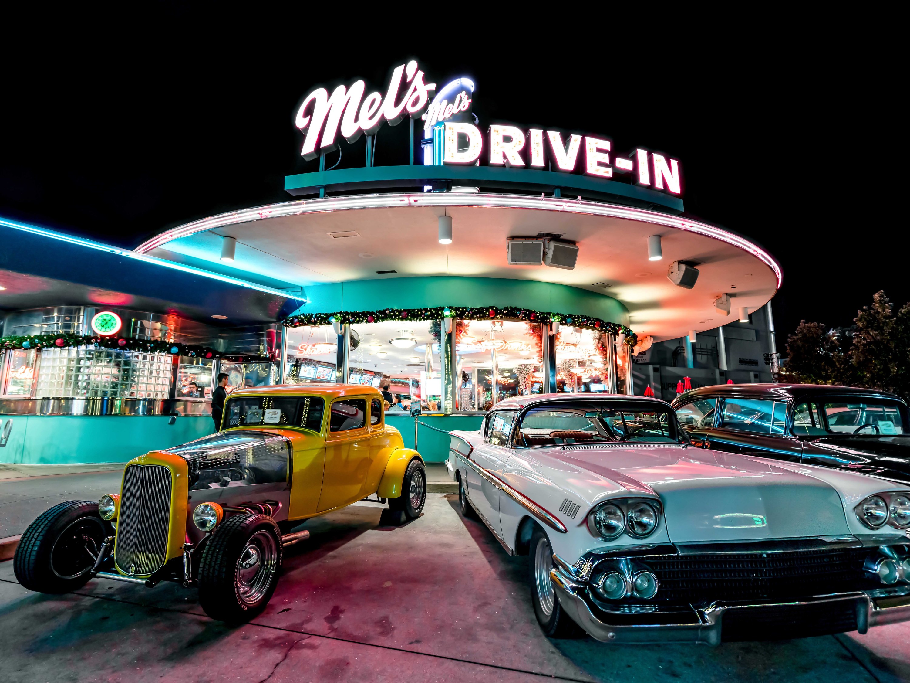 Drive in Restaurants Are Making A Huge Comeback