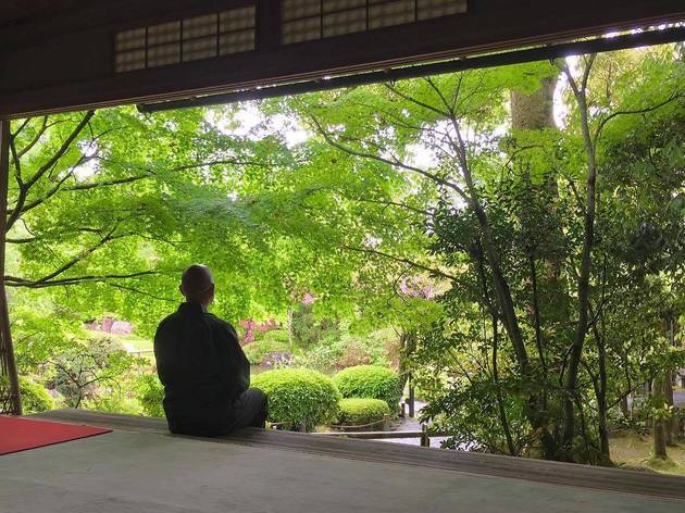 京都の禅寺が オンラインで座禅を指導