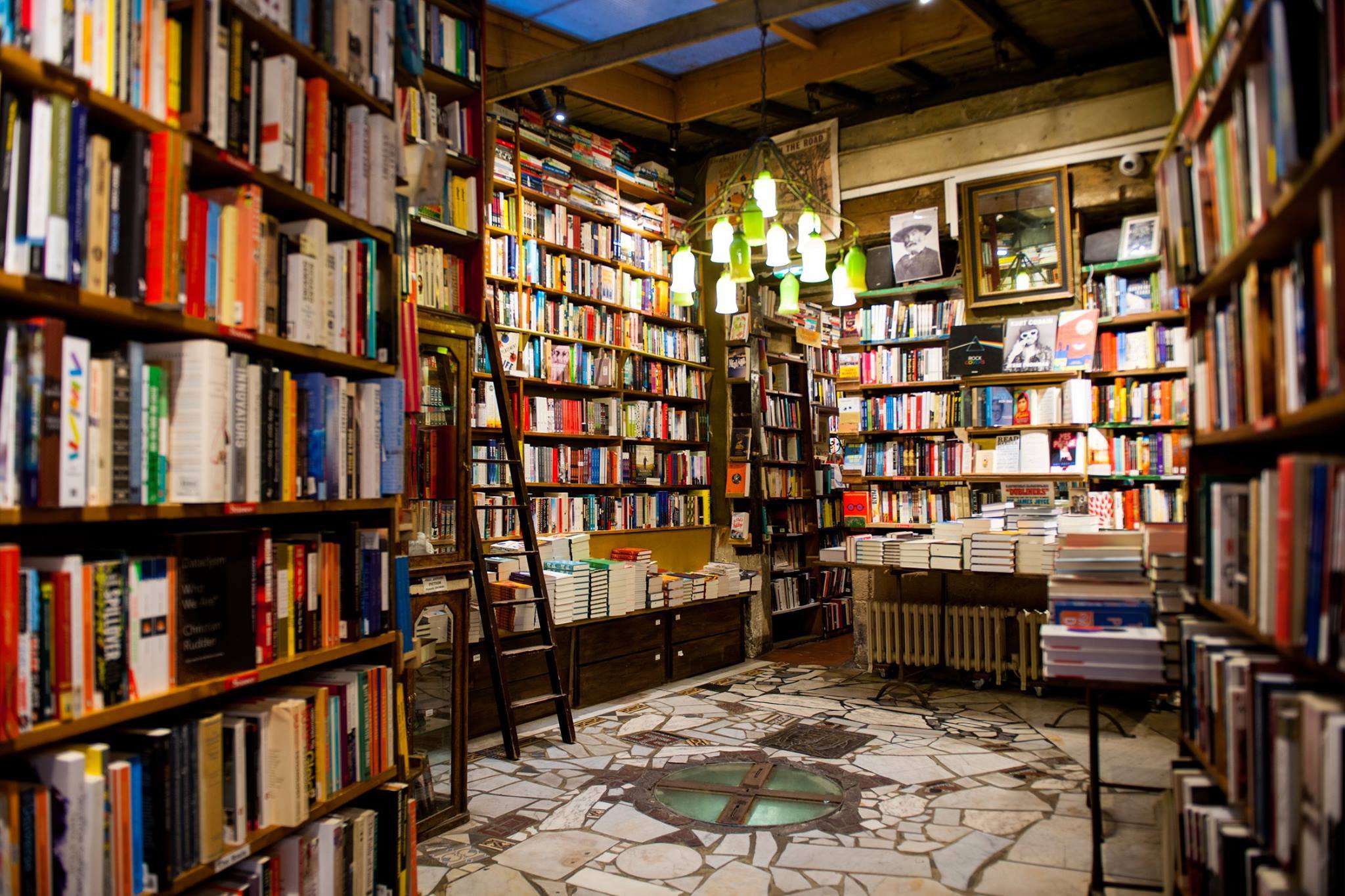 Les 23 meilleures librairies où bouquiner à Paris