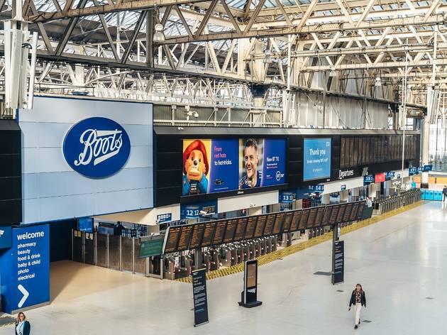 London rail commuters must pre-book trains among new transport measures waterloo station during London's lockdown