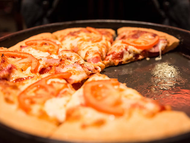 Pizza Pizza Hut; pizza