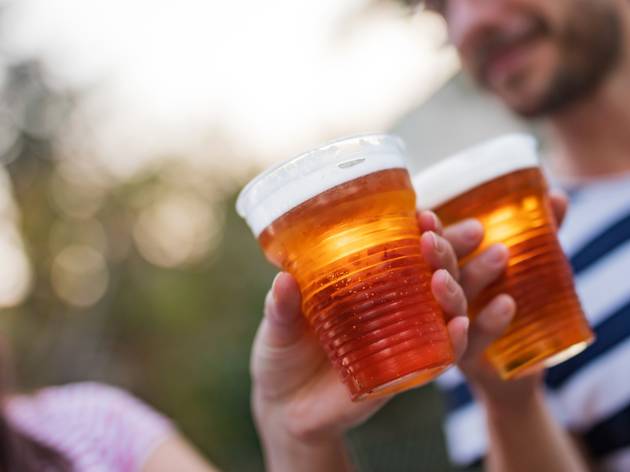 Takeaway pints in London: pubs near parks serving beer on draught outdoor beer drinking
