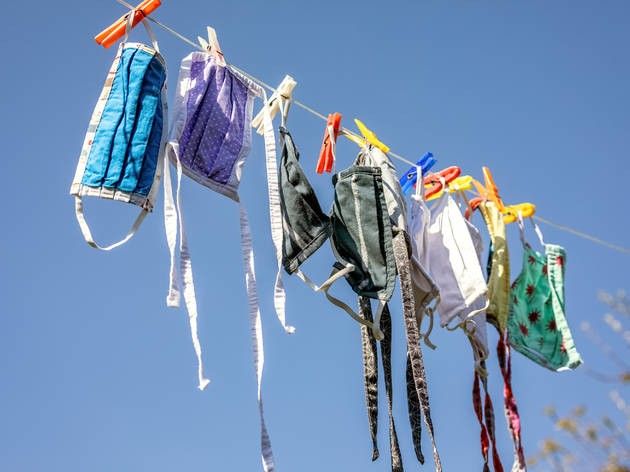 Mascarillas tendidas al sol Cuidado y desinfección de mascarillas. Usos correctos