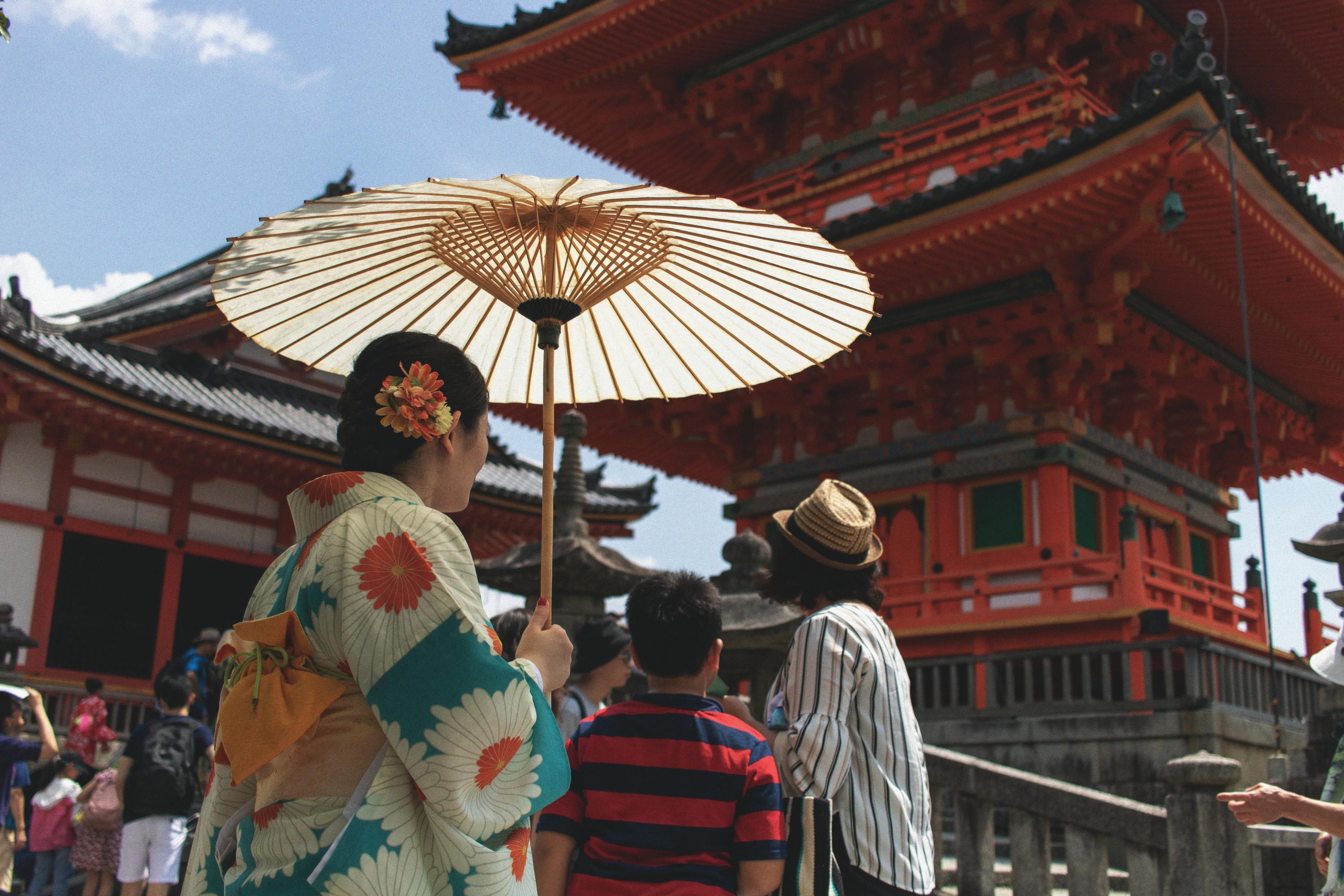 japanese tourists travelling abroad