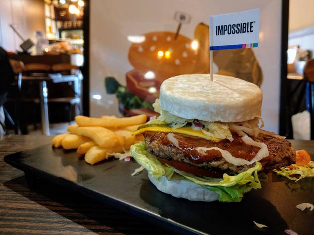 W..Burger Camembert impossible burger Camembert Burger