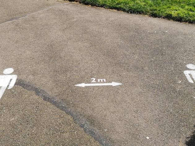 Two-metre rule looks set to be relaxed ahead of London pubs reopening two metre distance in London's parks
