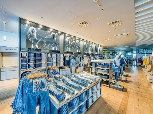 Gap 新宿フラッグス