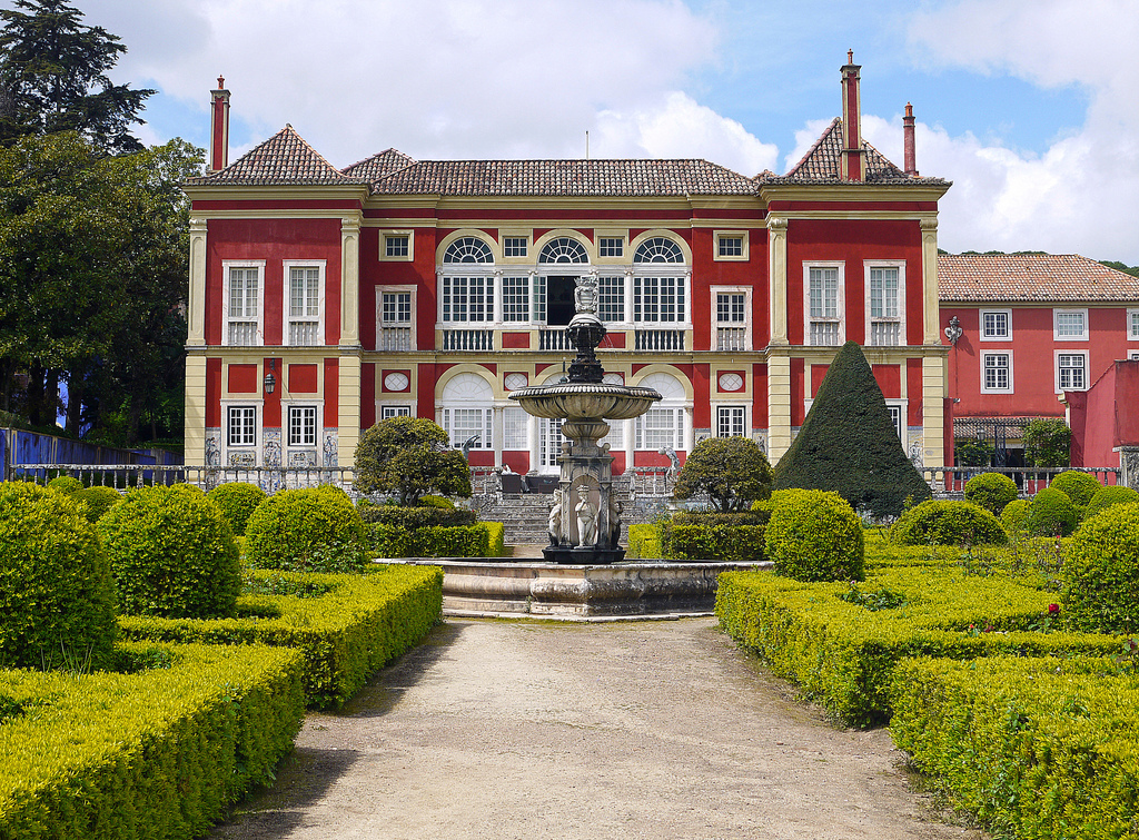 Conheça os jardins do Palácio Fronteira, num passeio temático