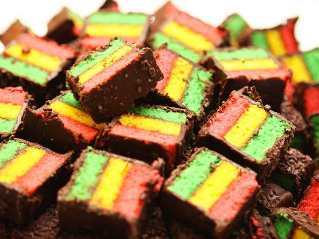 These food-themed tote bags are raising money for bail funds Rainbow cookie