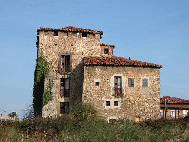 Casa palacio de Calderón de la Barca. Cantabria Casa palacio de Calderón de la Barca