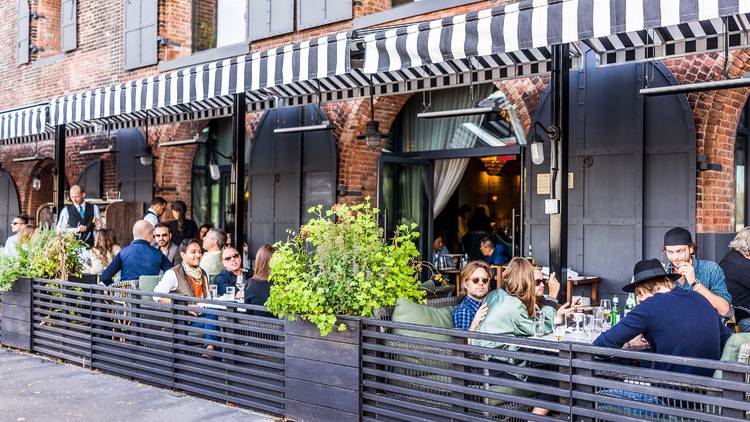 outdoor dining restaurant New York City 