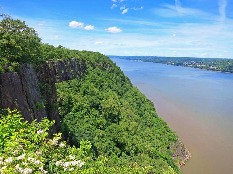 Peep the Palisades cliffs in Poughkeepsie, NY