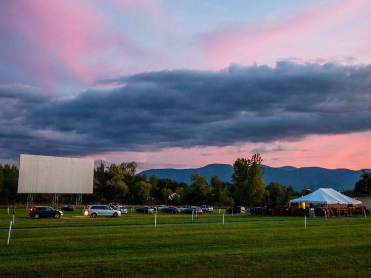 Drive-in theaters in and near New York City