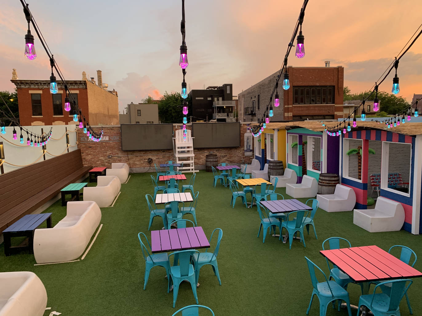 25 Best Rooftop Bars in Chicago That Are Open Now