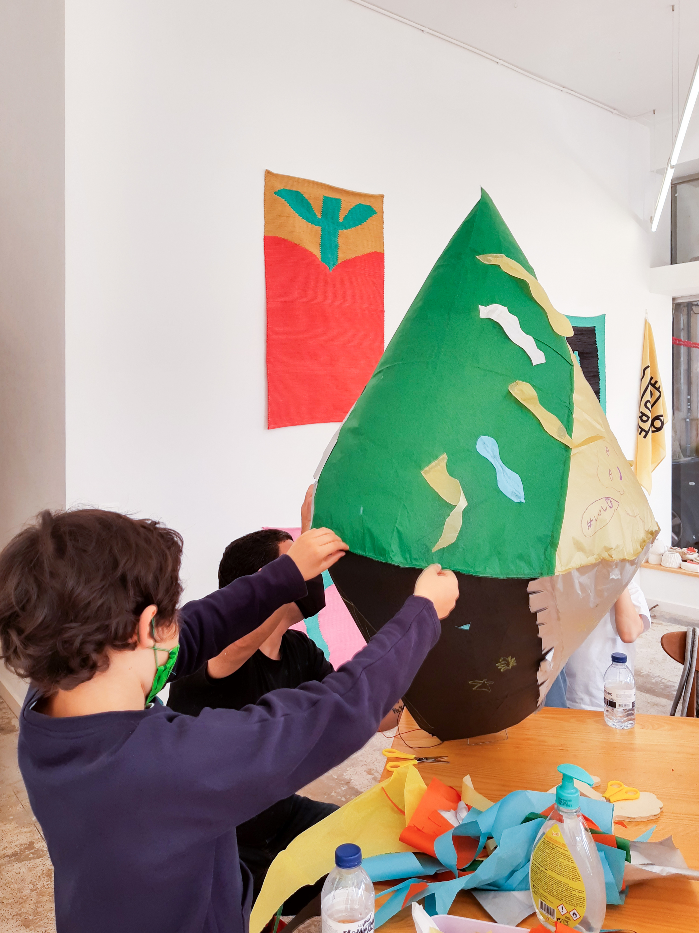 Exposição de balões de São João na Senhora Presidenta