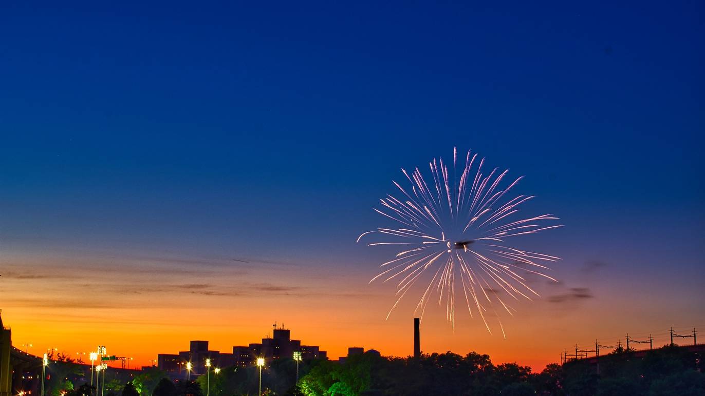 Best Restaurants Open On July 4th In NYC For Burgers And Fries