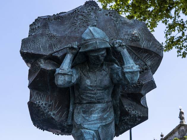 Homenagem às Carquejeiras do Porto Arte, Escultura, Homenagem às Carquejeiras do Porto, Arminda Santos