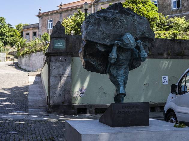 Homenagem às Carquejeiras do Porto Arte, Esculturam, Homenagem às Carquejeiras do Porto, Arminda Santos
