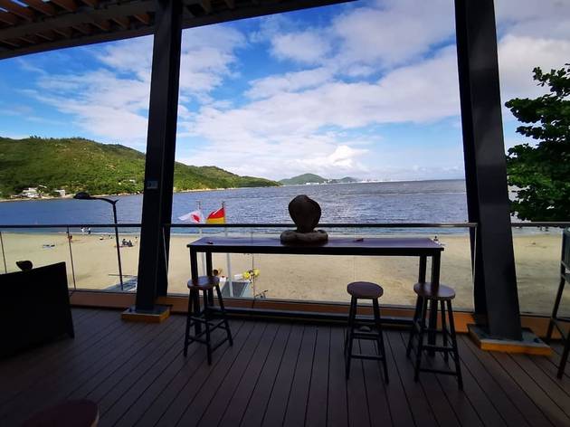 Cobra Beach Club beach bar