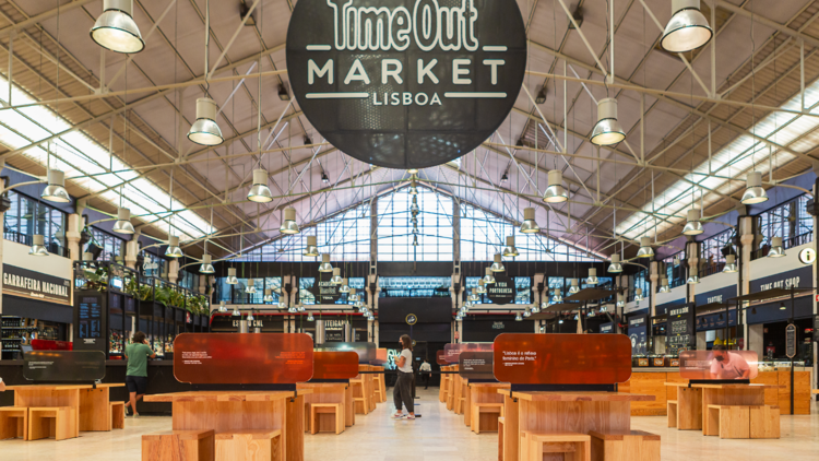 O melhor da cidade debaixo do mesmo tecto: os restaurantes do Time Out Market Lisboa