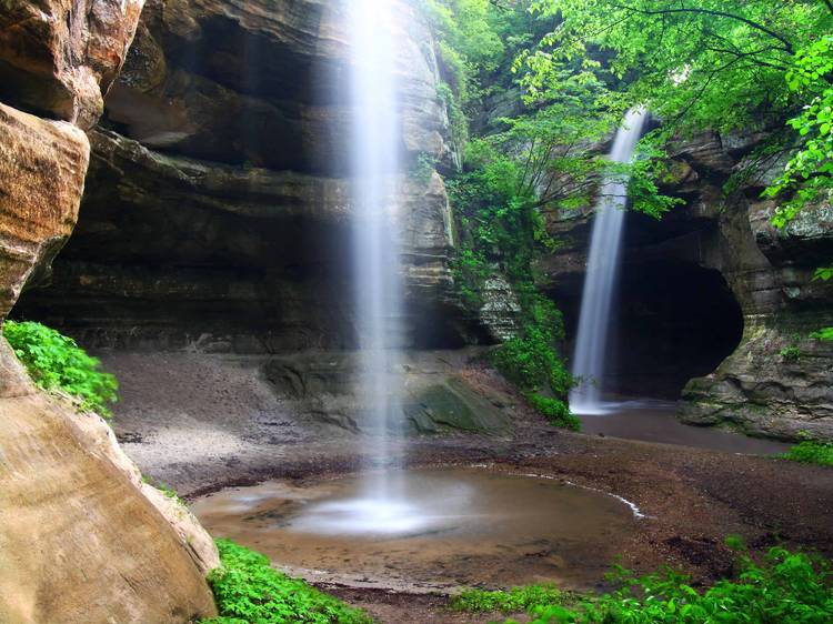 Illinois: Witness waterfalls in Starved Rock State Park 