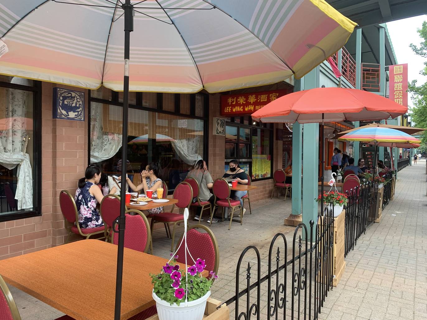 15 Chicago Streets That Are Open for Outdoor Dining