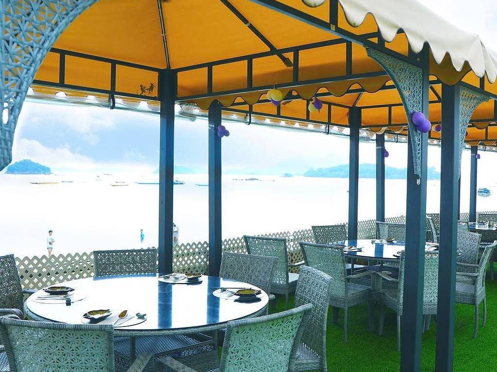 Hong Kong's best beachside bars and restaurants