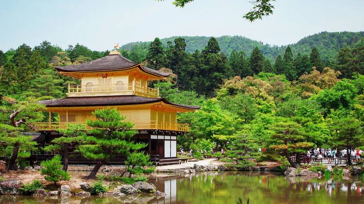 Kinkakuji golden temple kyoto