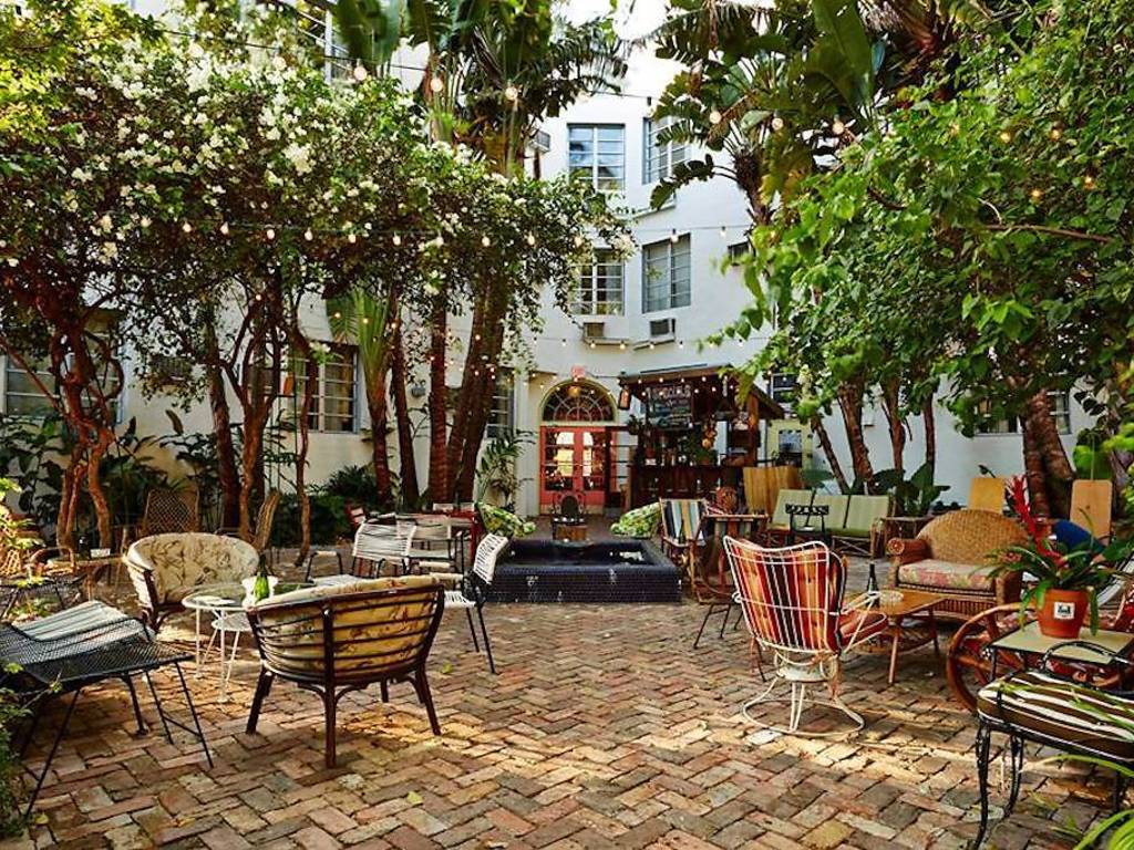 19 Best Cocktail Bars in Miami to Check Out Now