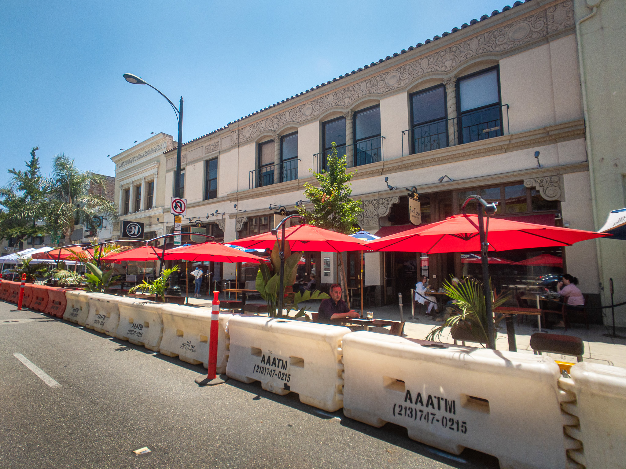 Outdoor dining long online beach