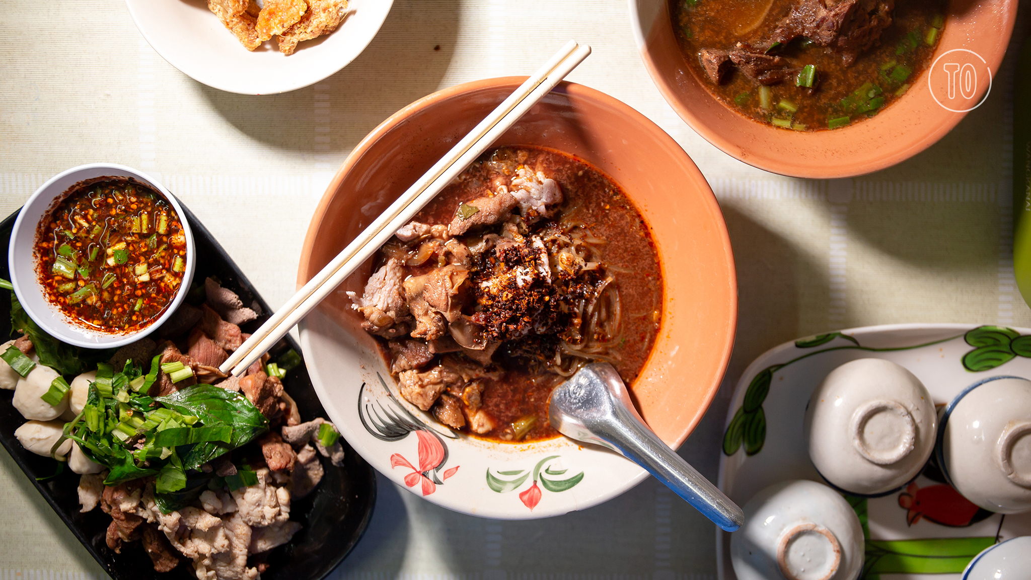 ก๋วยเตี๋ยวเรือแม่จันทร์