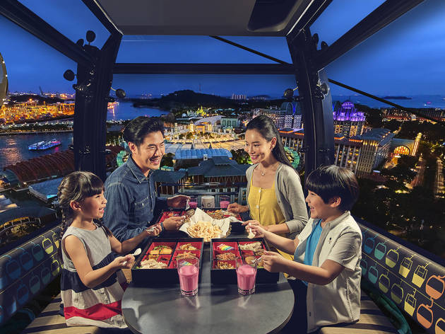 Cable car Singapore Flavours Cabin