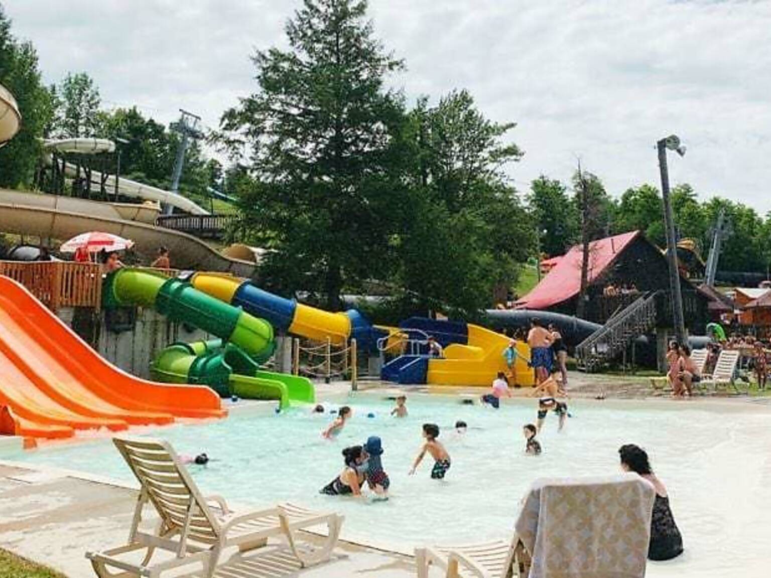 15 Best Water Parks in and Around Montreal to Get Wet and Have Fun